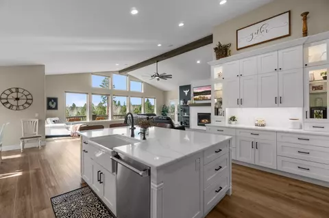 Kitchen - 58 NW Skyliner Summit Loop, Bend, OR 97703 photo 2 of 8