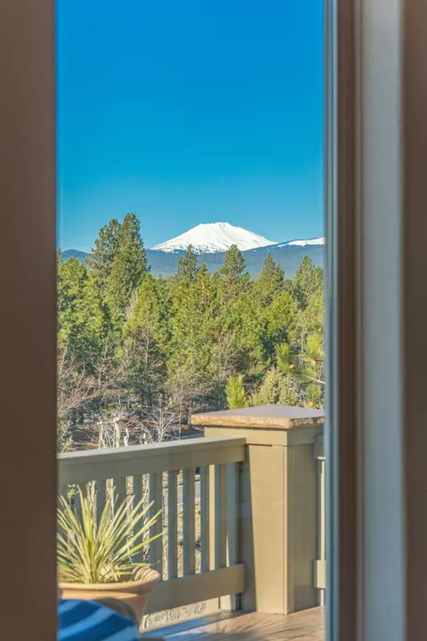 Exterior - 58 NW Skyliner Summit Loop, Bend, OR 97703 photo 6 of 23