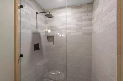 Bath - 58 NW Skyliner Summit Loop, Bend, OR 97703 photo 11 of 11