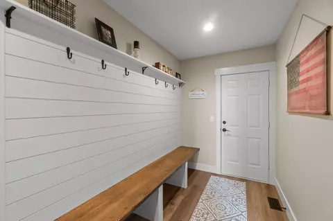 Entry Way - 58 NW Skyliner Summit Loop, Bend, OR 97703 photo 3 of 3