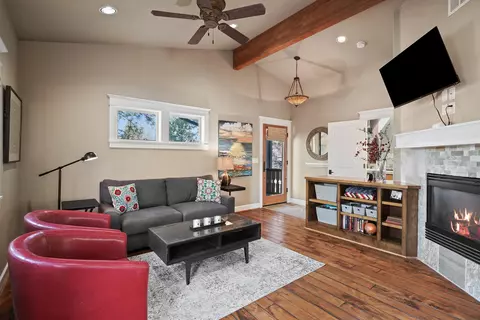 Living - 2204 NW High Lakes Loop, Bend, OR 97703 photo 10 of 11