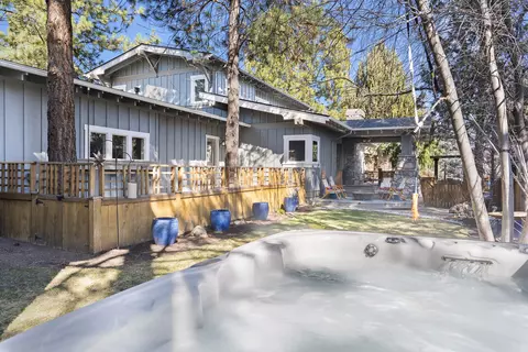 Exterior - 2204 NW High Lakes Loop, Bend, OR 97703 photo 7 of 10