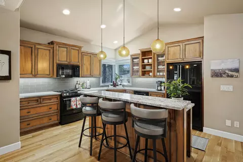 Kitchen - 2204 NW High Lakes Loop, Bend, OR 97703 photo 1 of 8