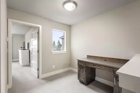 2367 NW Debron Ln, Bend, OR 97703 photo 17