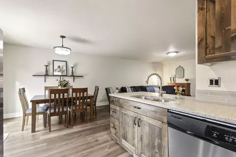 2367 NW Debron Ln, Bend, OR 97703 photo 14