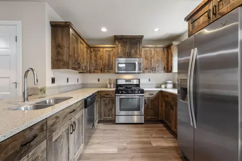 2367 NW Debron Ln, Bend, OR 97703 photo 11