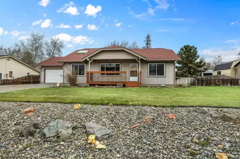 2316 NW 15th St, Redmond, OR 97756