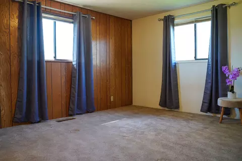 Bedroom - 920 S Fourth St, Central Point, OR 97502 photo 4 of 4