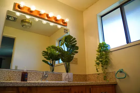 Bath - 920 S Fourth St, Central Point, OR 97502 photo 6 of 6
