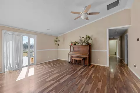 Living - 62845 Deschutes, Bend, OR 97701 photo 2 of 2