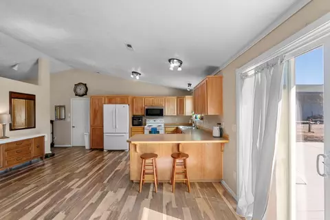 Kitchen - 62845 Deschutes, Bend, OR 97701 photo 1 of 2