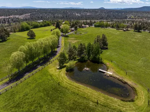 View/Area - 64440 Bailey Rd, Bend, OR 97703 photo 3 of 27