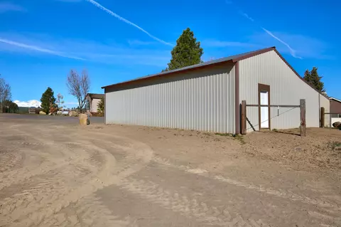 Exterior - 64440 Bailey Rd, Bend, OR 97703 photo 14 of 25