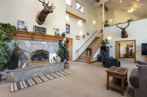 Living - 64440 Bailey Rd, Bend, OR 97703 photo 2 of 3