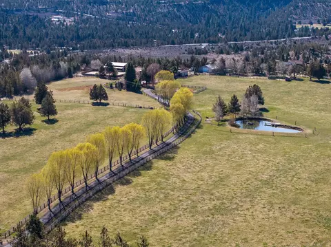 View/Area - 64440 Bailey Rd, Bend, OR 97703 photo 5 of 27