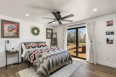 Bedroom - 64440 Bailey Rd, Bend, OR 97703 photo 1 of 4