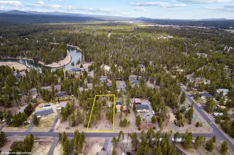 17342 Canvas Back Dr, Bend, OR 97707 photo 3