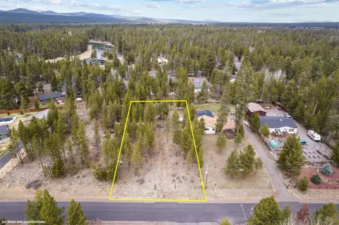 17342 Canvas Back Dr, Bend, OR 97707 photo 2