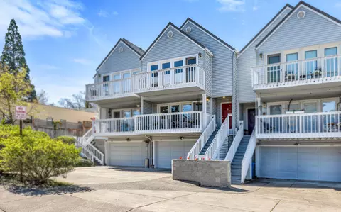 493 Lori Ln, Ashland, OR 97520