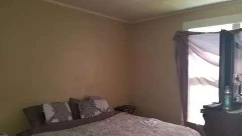 Bedroom - 619 Ash St, Myrtle Point, OR 97458 photo 2 of 5