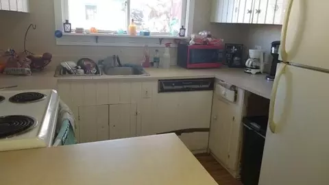 Kitchen - 619 Ash St, Myrtle Point, OR 97458 photo 1 of 3