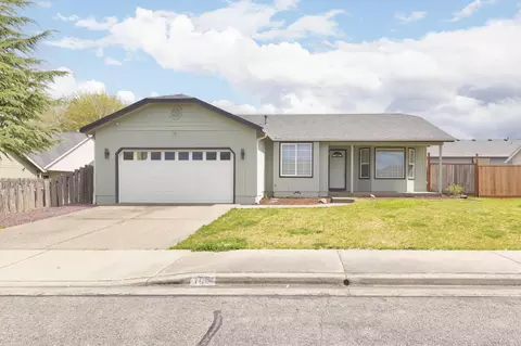 105 SE Yorktown Rd, Grants Pass, OR 97527