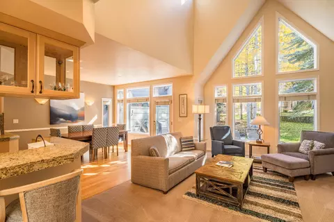 57014 Peppermill Cir #13-E, Sunriver, OR 97707