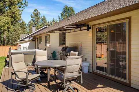 Exterior - 61213 Ridgewater Loop, Bend, OR 97702 photo 16 of 19