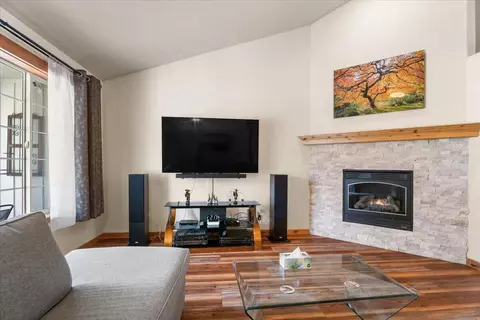Living - 61213 Ridgewater Loop, Bend, OR 97702 photo 2 of 5