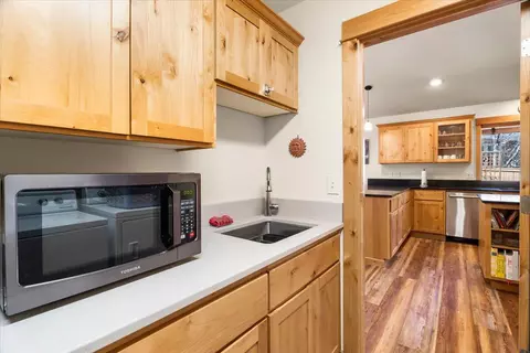 Kitchen - 61213 Ridgewater Loop, Bend, OR 97702 photo 9 of 9