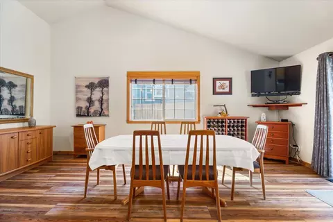 Dining - 61213 Ridgewater Loop, Bend, OR 97702 photo 2 of 5