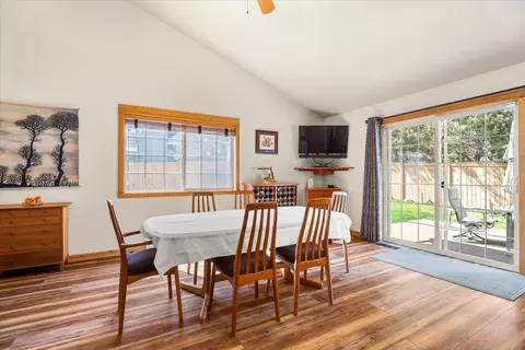 Dining - 61213 Ridgewater Loop, Bend, OR 97702 photo 3 of 5