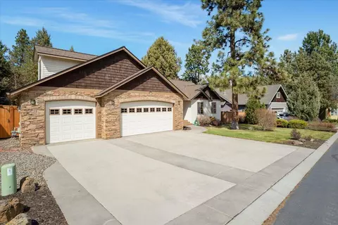 Exterior - 61213 Ridgewater Loop, Bend, OR 97702 photo 11 of 19