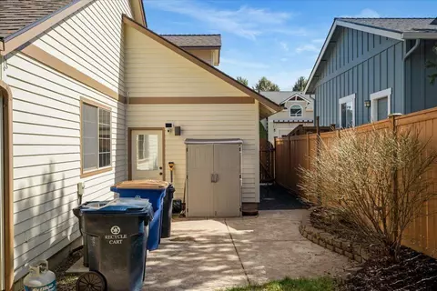 Exterior - 61213 Ridgewater Loop, Bend, OR 97702 photo 17 of 19