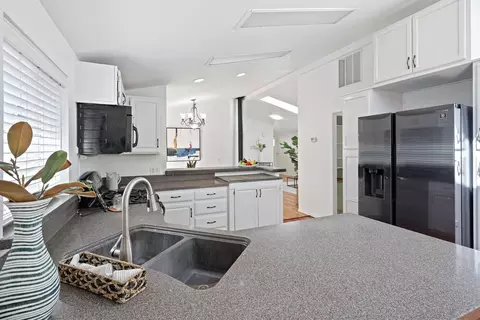 2455 NE Wintergreen Dr, Bend, OR 97701 photo 8