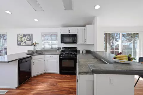 2455 NE Wintergreen Dr, Bend, OR 97701 photo 6