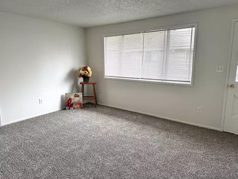 Bedroom - 403 S B St, Phoenix, OR 97535 photo 2 of 8
