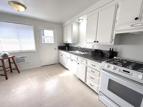 Kitchen - 403 S B St, Phoenix, OR 97535 photo 5 of 7