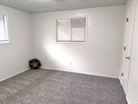 Bedroom - 403 S B St, Phoenix, OR 97535 photo 6 of 8