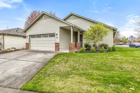 958 Hampton Way, Medford, OR 97501