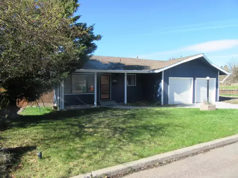 200 Dahlia St, Klamath Falls, OR 97601