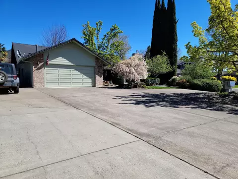 2870 Clairmont Ct, Medford, OR 97504