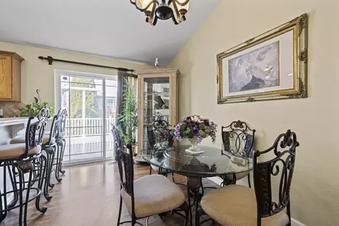 Dining - 3002 Paramont St, Klamath Falls, OR 97603 photo 1 of 1