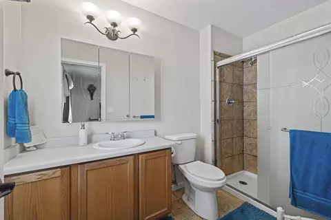Bath - 3002 Paramont St, Klamath Falls, OR 97603 photo 1 of 2