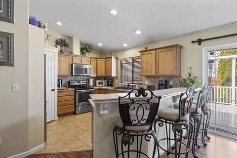 Kitchen - 3002 Paramont St, Klamath Falls, OR 97603 photo 1 of 4