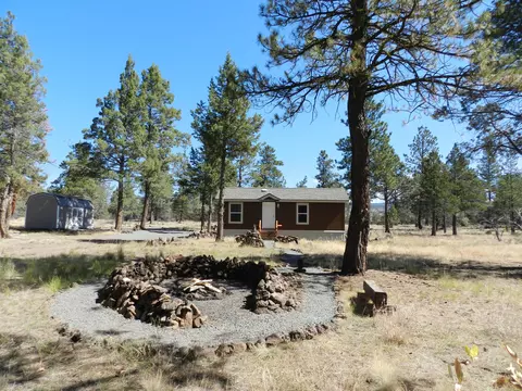 8437 Prairie Dog Dr, Bonanza, OR 97623