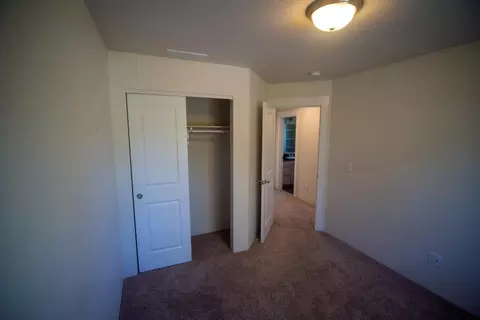 Bedroom - 400 Oak St, Phoenix, OR 97535 photo 1 of 5