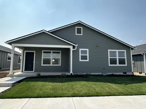 573 NE Loucks Rd, Madras, OR 97741