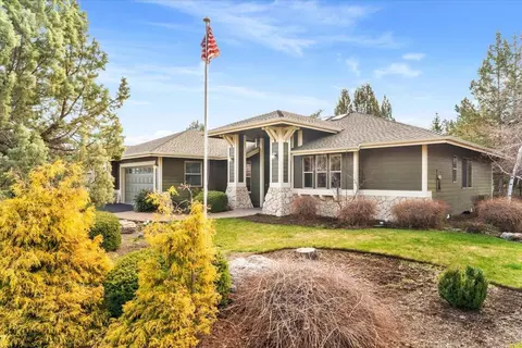 900 Willet Ln, Redmond, OR 97756