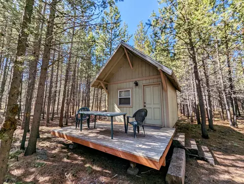 53747 Bridge Dr, La Pine, OR 97739